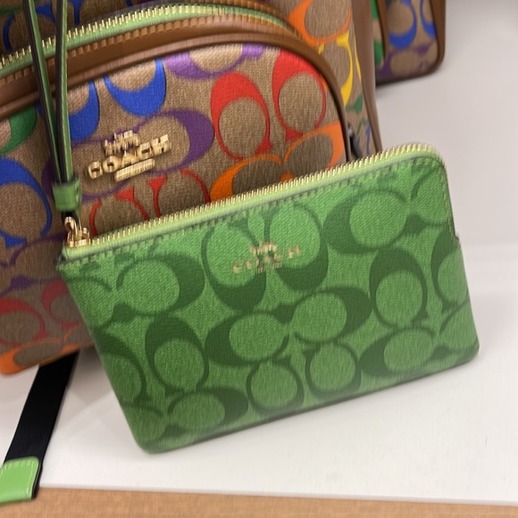 Coach Corner Zip Wristlet With Mini Vintage Rose Print Pink Lemonade Multi - Picture 15 of 16